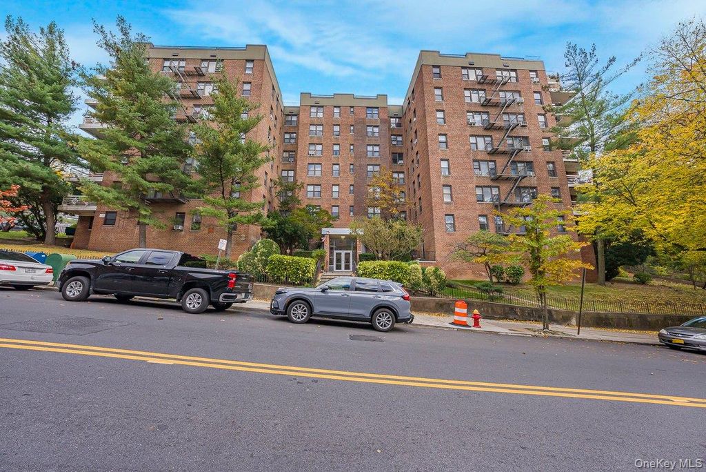 270 N Broadway PS, Yonkers, NY 10701