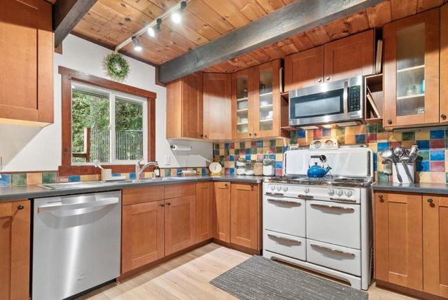 282 Hill Top Court, Boulder Creek, CA 95006