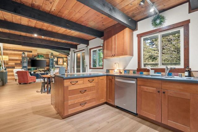 282 Hill Top Court, Boulder Creek, CA 95006
