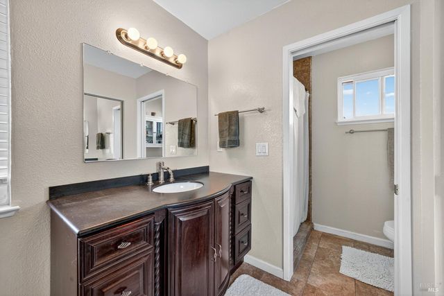 1020 Catalpa Way, Petaluma, CA 94954