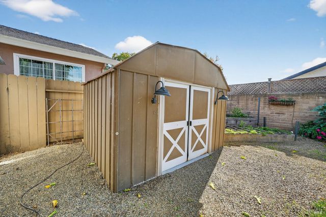 1020 Catalpa Way, Petaluma, CA 94954