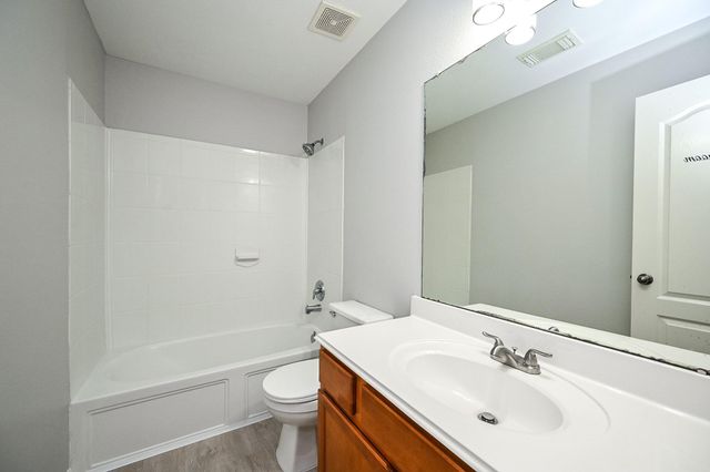 7427 Chathan Glen Ln, Richmond, TX 77407