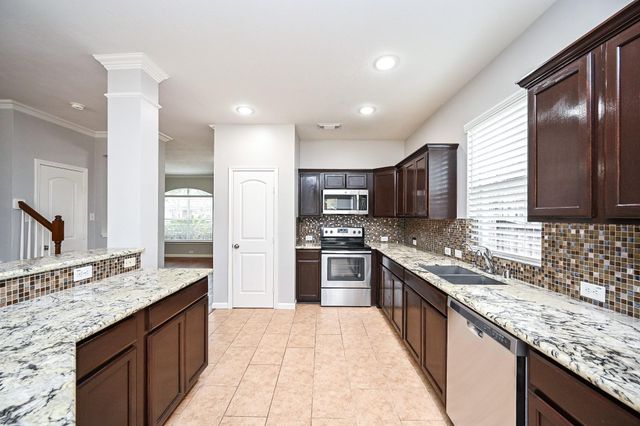 7427 Chathan Glen Ln, Richmond, TX 77407