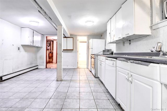 69-15 69th Place, Glendale, NY 11385