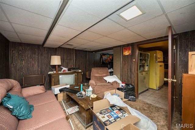 9734 Diamond Drive, Riverview, MO 63137