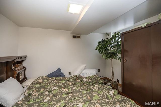 9734 Diamond Drive, Riverview, MO 63137