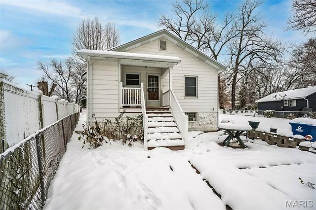 9734 Diamond Drive, Riverview, MO 63137