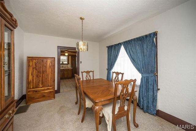 9734 Diamond Drive, Riverview, MO 63137