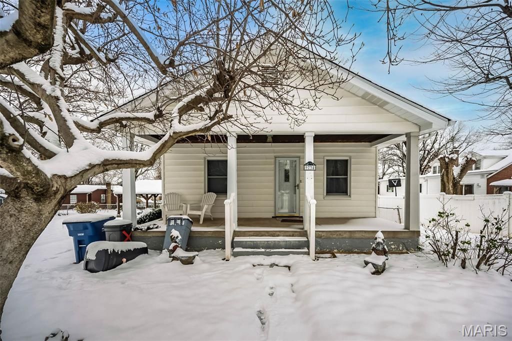 9734 Diamond Drive, Riverview, MO 63137