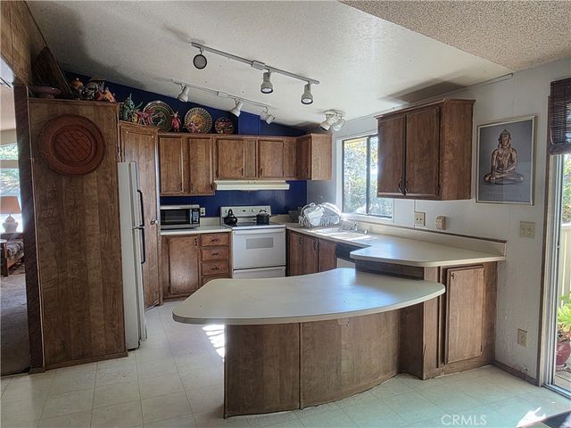 301 Oak Meadow, Paso Robles, CA 93446