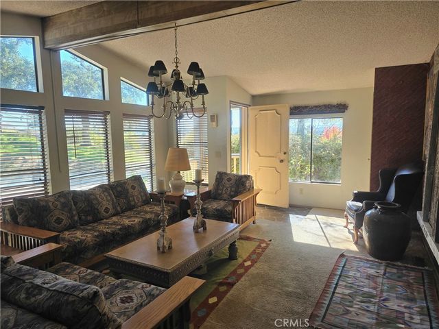 301 Oak Meadow, Paso Robles, CA 93446