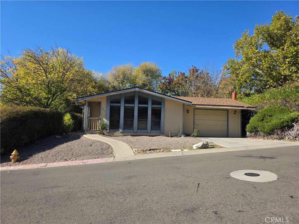 301 Oak Meadow, Paso Robles, CA 93446