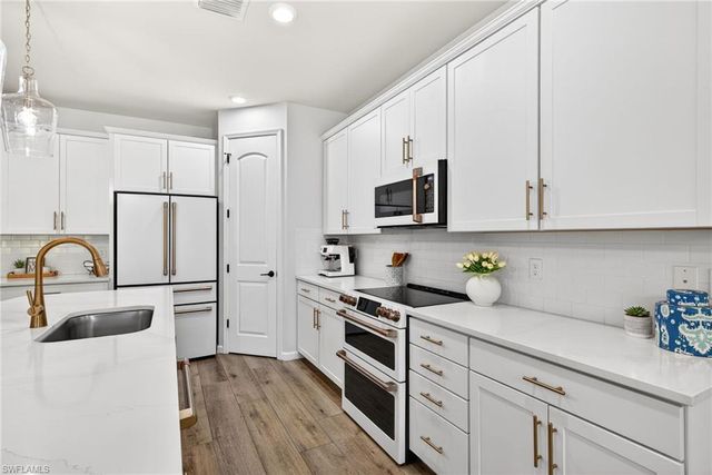 2318 Tangerine LN, Naples, FL 34120