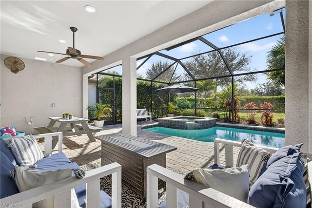 2318 Tangerine LN, Naples, FL 34120