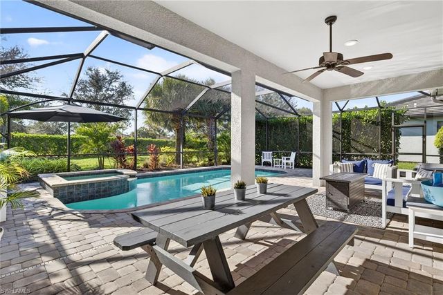 2318 Tangerine LN, Naples, FL 34120