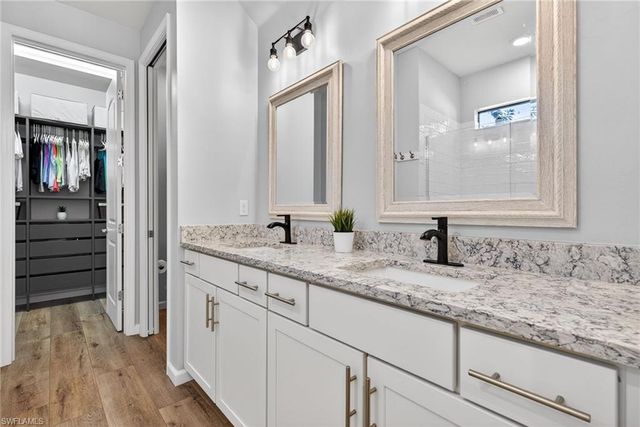 2318 Tangerine LN, Naples, FL 34120