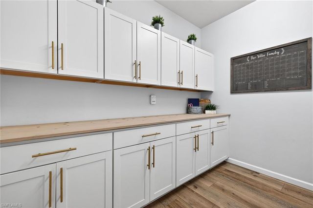 2318 Tangerine LN, Naples, FL 34120