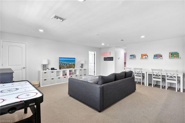 2318 Tangerine LN, Naples, FL 34120