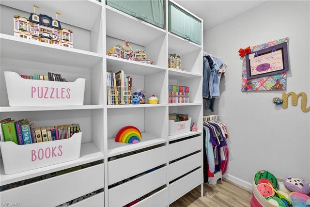 2318 Tangerine LN, Naples, FL 34120