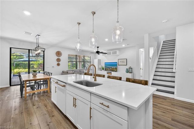 2318 Tangerine LN, Naples, FL 34120