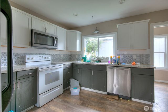 2826 Pacific Avenue, Hoquiam, WA 98550