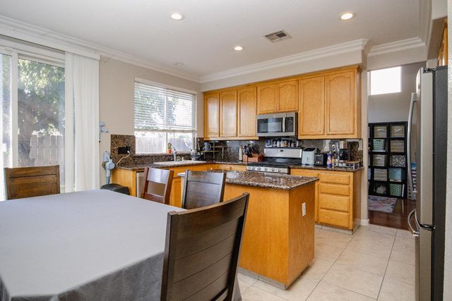 1588 Hastings Dr, Manteca, CA 95336