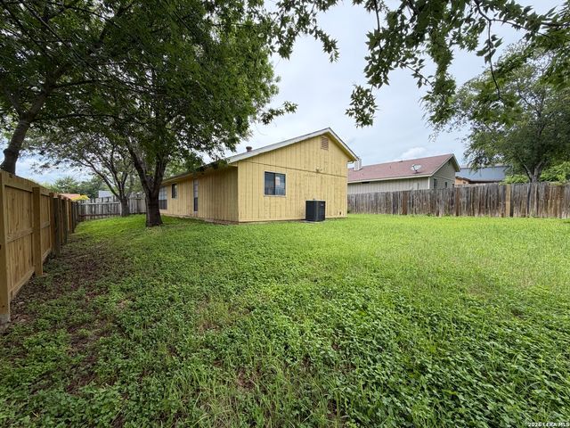 5926 Hidden Glade, San Antonio, TX 78250