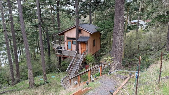 561 Fort Ebey Road, Coupeville, WA 98239