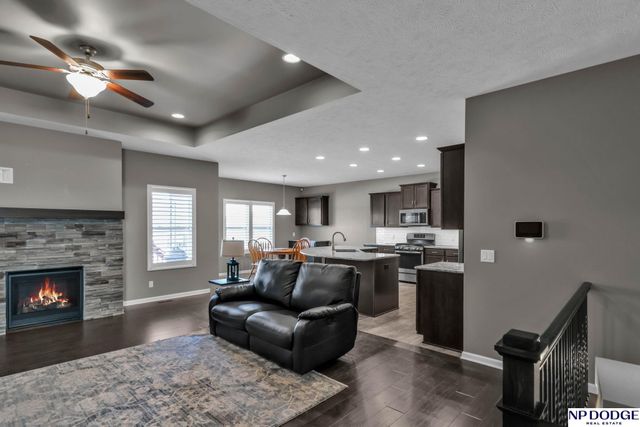 5114 Lawnwood Drive, Papillion, NE 68133