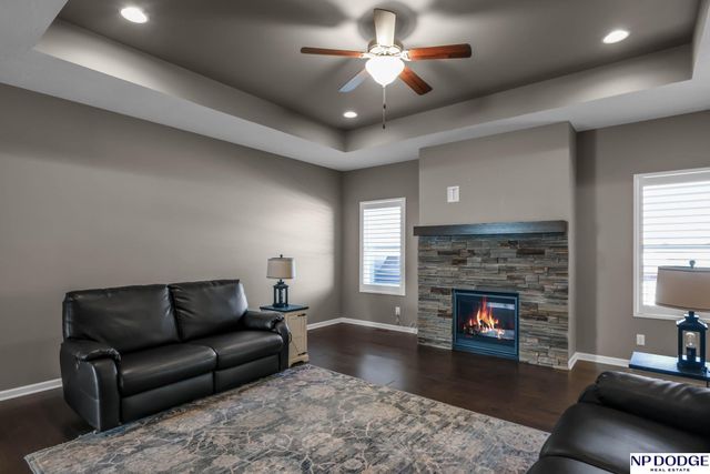 5114 Lawnwood Drive, Papillion, NE 68133