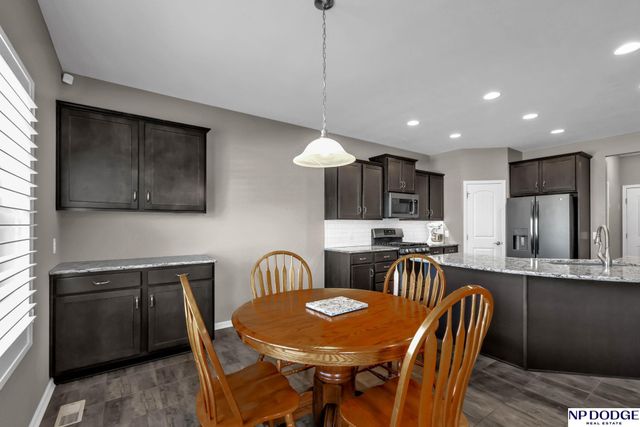 5114 Lawnwood Drive, Papillion, NE 68133