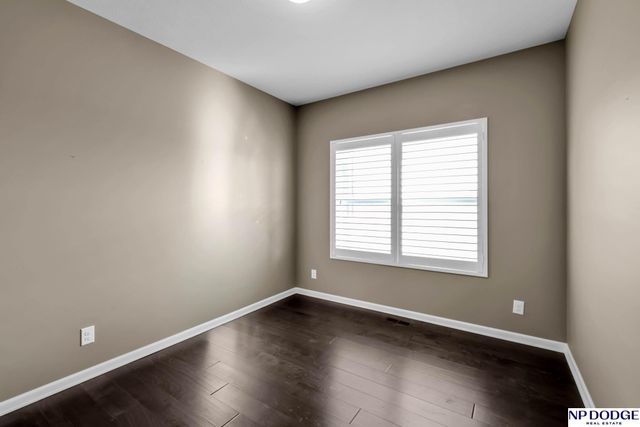 5114 Lawnwood Drive, Papillion, NE 68133