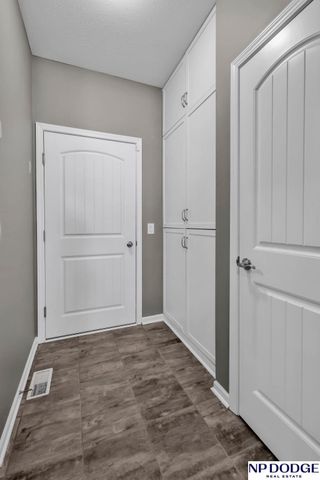 5114 Lawnwood Drive, Papillion, NE 68133