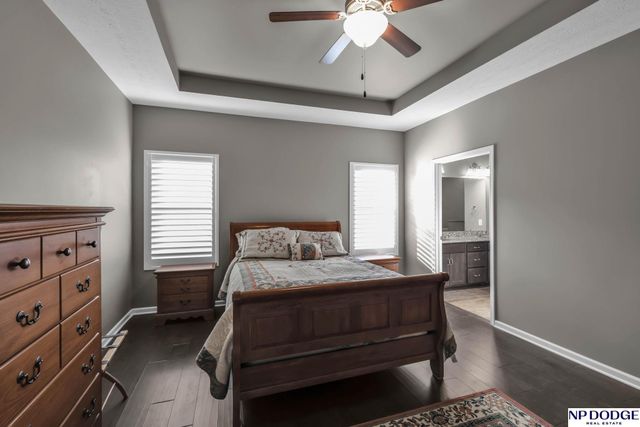 5114 Lawnwood Drive, Papillion, NE 68133