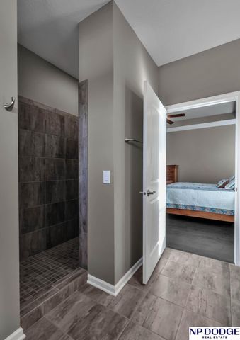 5114 Lawnwood Drive, Papillion, NE 68133