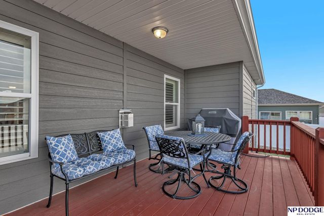 5114 Lawnwood Drive, Papillion, NE 68133