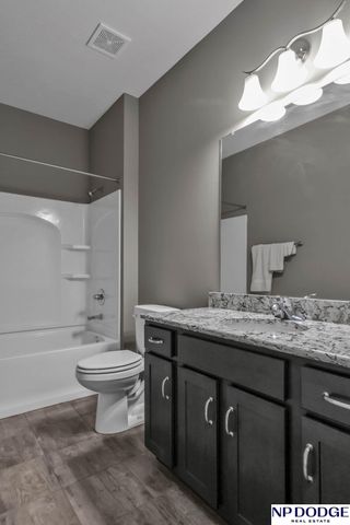 5114 Lawnwood Drive, Papillion, NE 68133