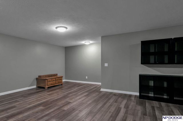 5114 Lawnwood Drive, Papillion, NE 68133