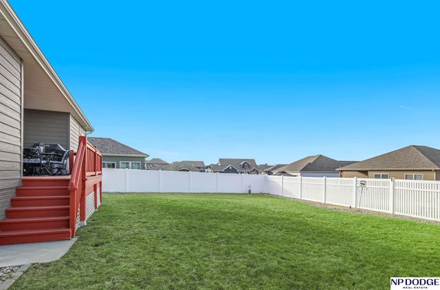 5114 Lawnwood Drive, Papillion, NE 68133