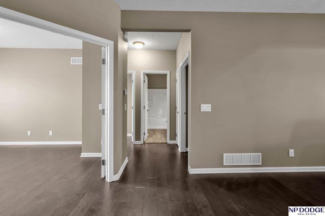 5114 Lawnwood Drive, Papillion, NE 68133