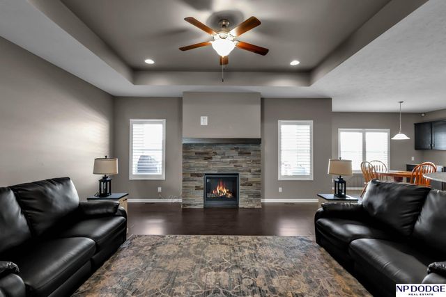 5114 Lawnwood Drive, Papillion, NE 68133