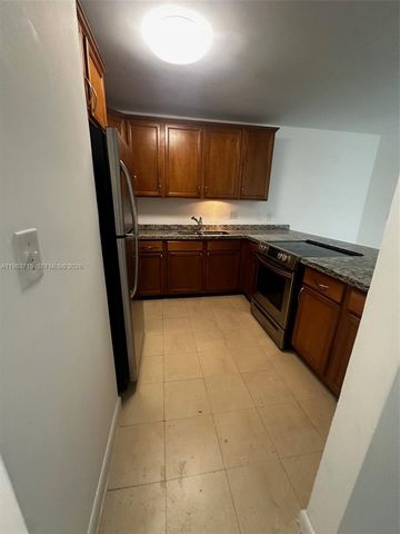 8050 NW 8th St 1102, Miami, FL 33126