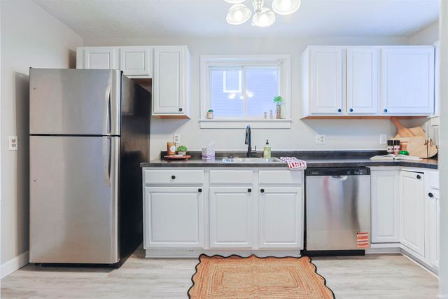 811 E Ewing Avenue, South Bend, IN 46613