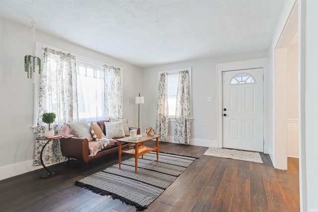 811 E Ewing Avenue, South Bend, IN 46613
