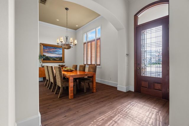 12 Park Row Court, Pantego, TX 76013