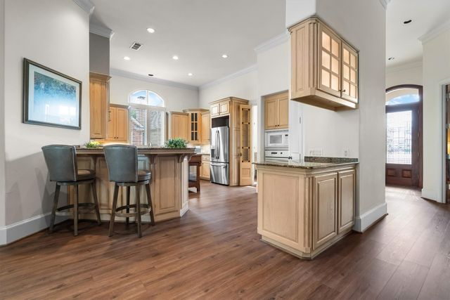 12 Park Row Court, Pantego, TX 76013