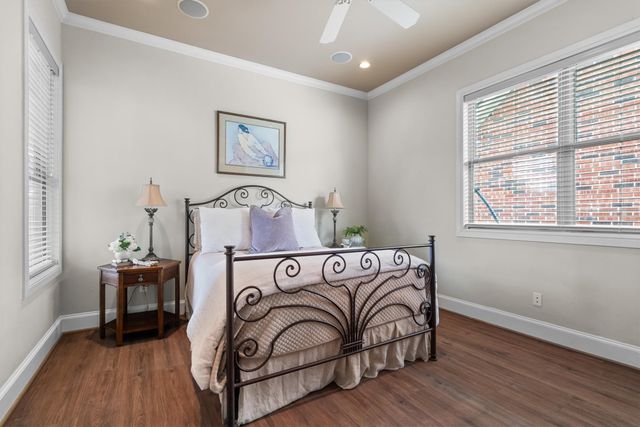 12 Park Row Court, Pantego, TX 76013