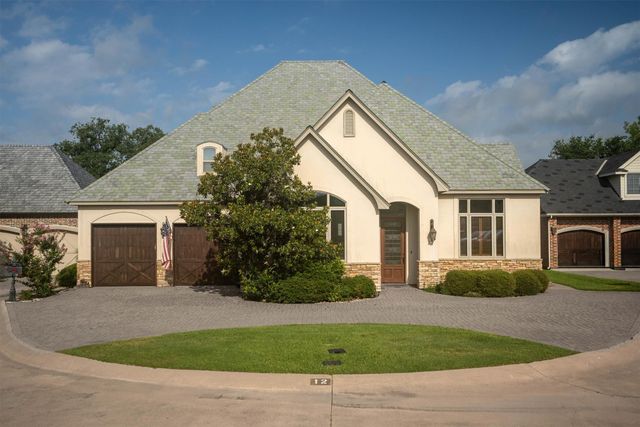 12 Park Row Court, Pantego, TX 76013