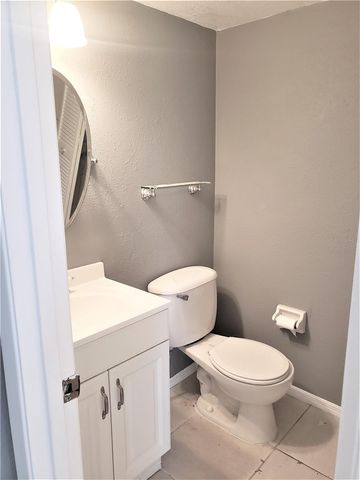 1836 N CRYSTAL LAKE DRIVE 113, Lakeland, FL 33801