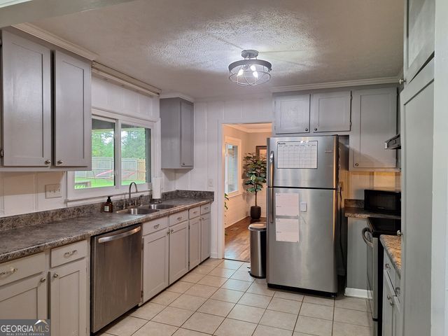 503 Crestview Lane, Valley, AL 36854